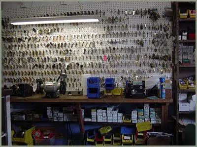 Locksmith Solution Services Pittsburgh, PA 412-387-9473 - 68-44-3